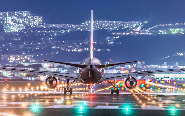 Самолет вдалеке