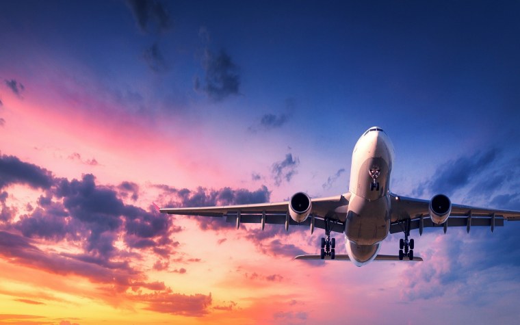 Самолет в небе