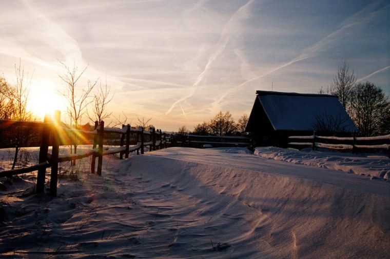 Зимний вечер в деревне