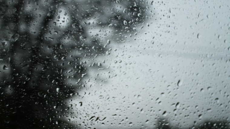 Дождь в окне
