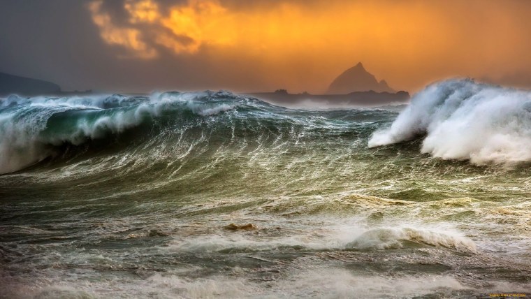 Тихий океан шторм