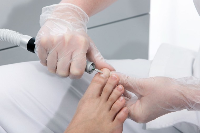 Мужской педикюр