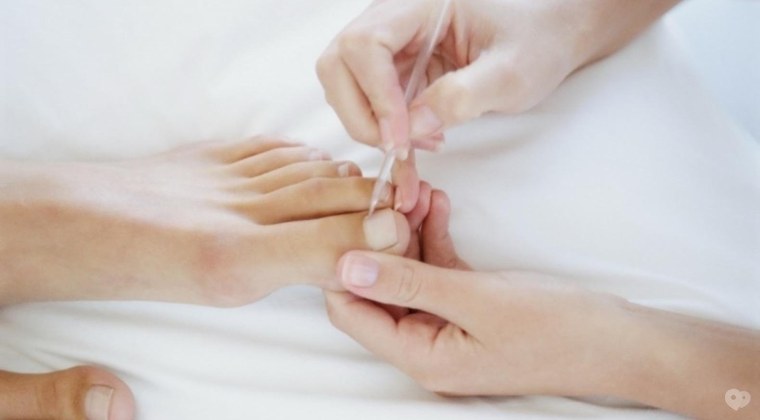 Аппаратный педикюр