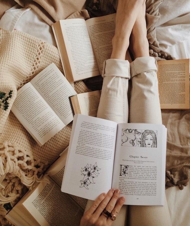 Красивый фон с книгами