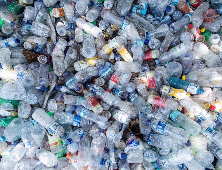 Текстура пластиковой мусорки