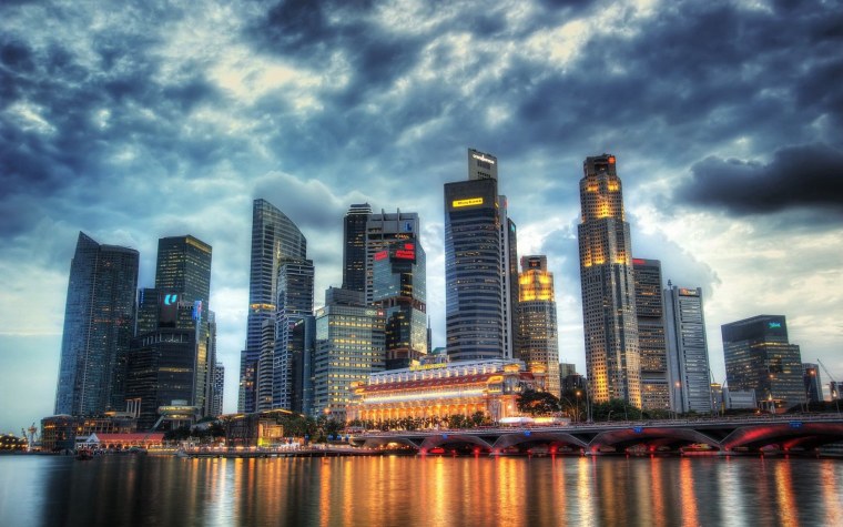 Москоу - Сити, небоскребы, река.