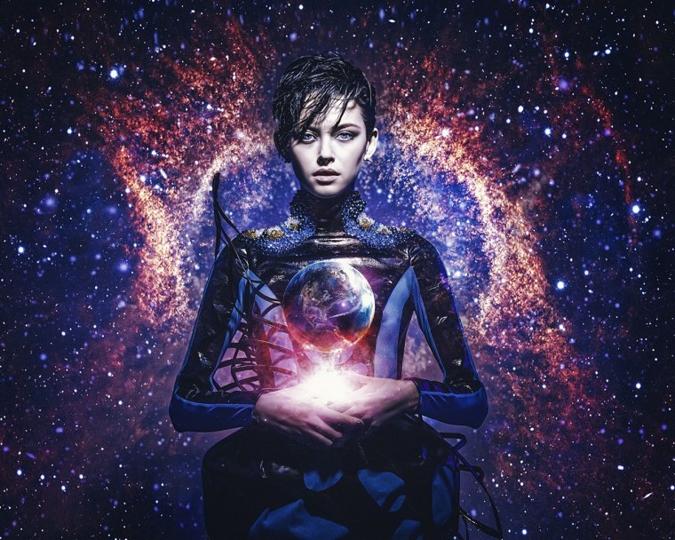 Космическая ведьма