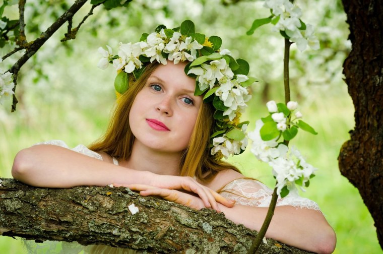 Альфонс Муха Весна