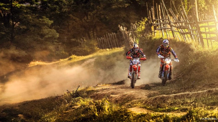 Эндуро ред Булл