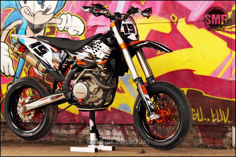 Supermoto Графика