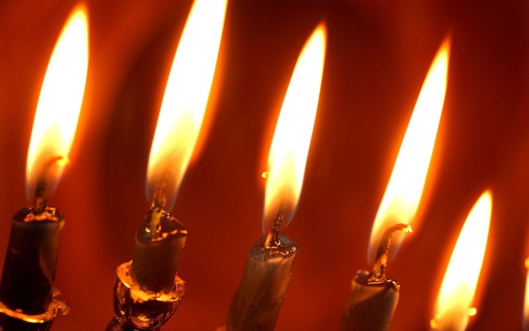 Горящие свечи
