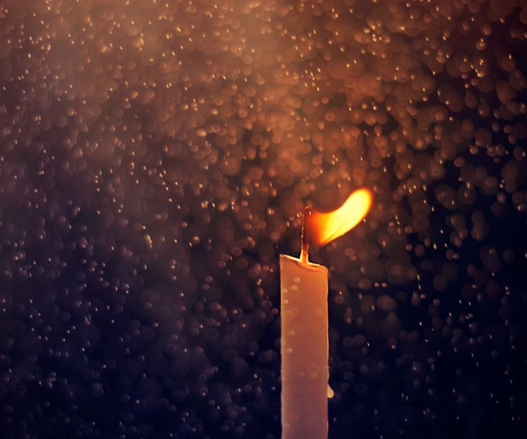 Свеча горела