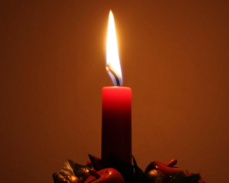 Горящая свеча