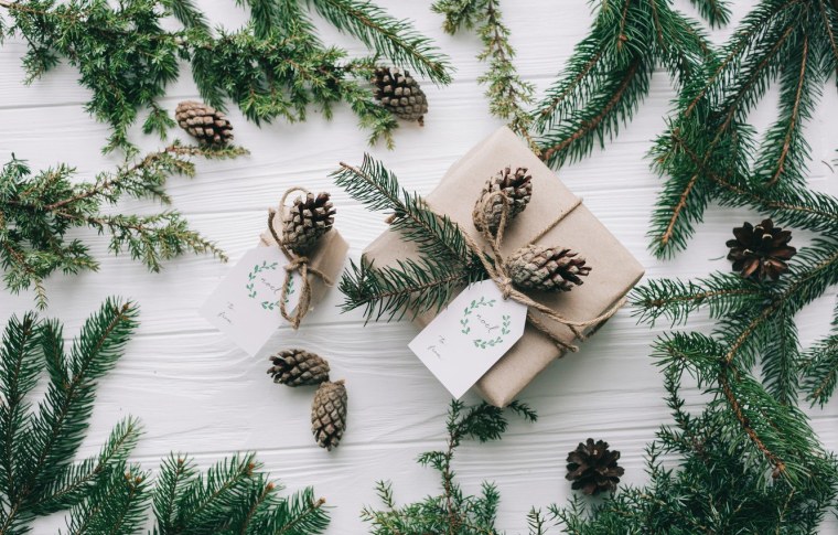 Книга с цветами