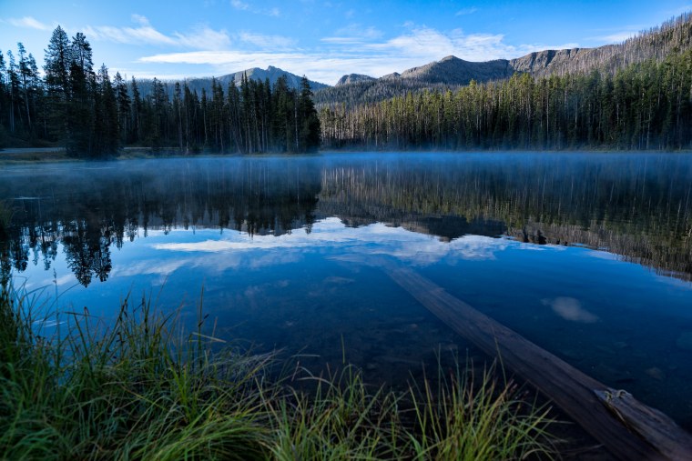 Озеро в Йеллоустонском парке