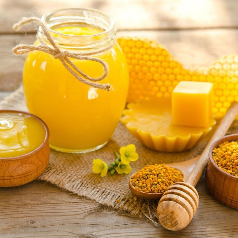 Мёд и продукты пчеловодства