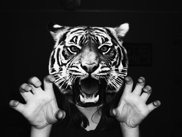 Девушка с головой тигра