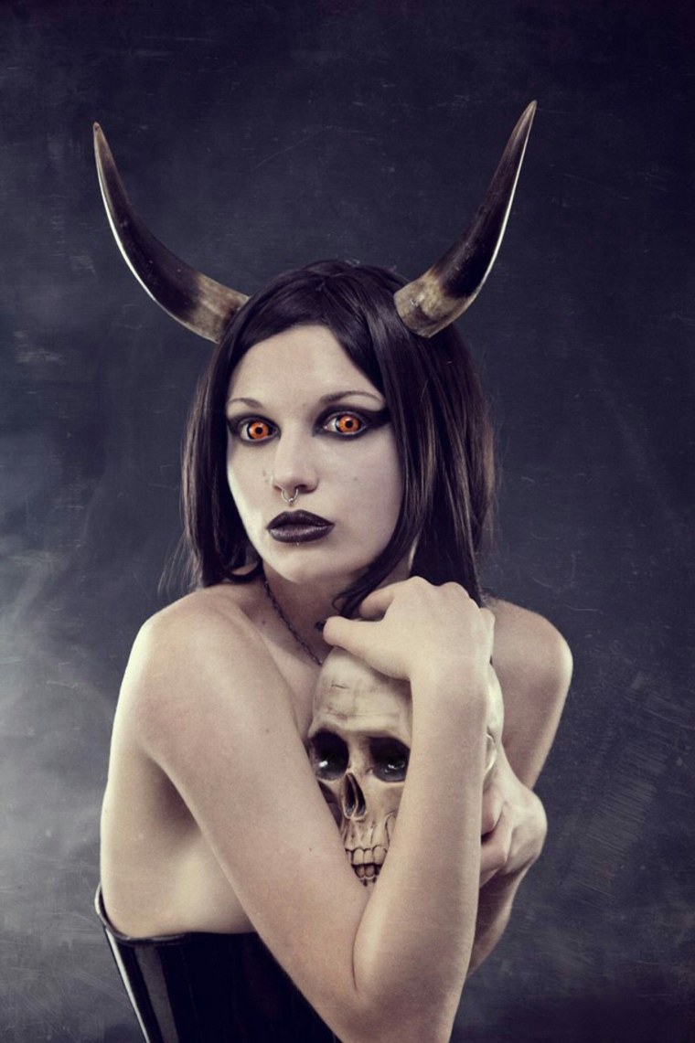 Химера демоница