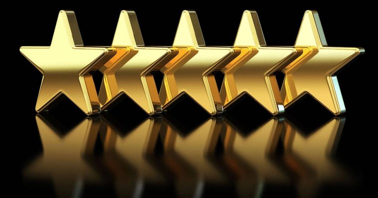 Черный фон с золотыми звездами