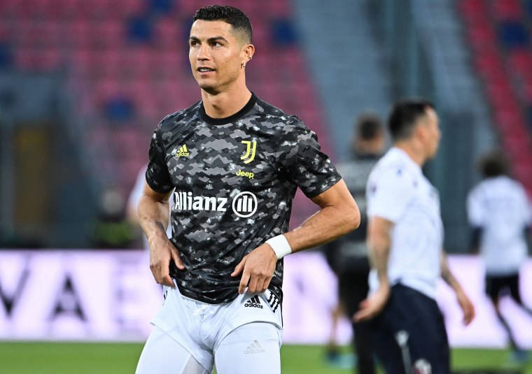 Кристьяно Роналду плачет 2022