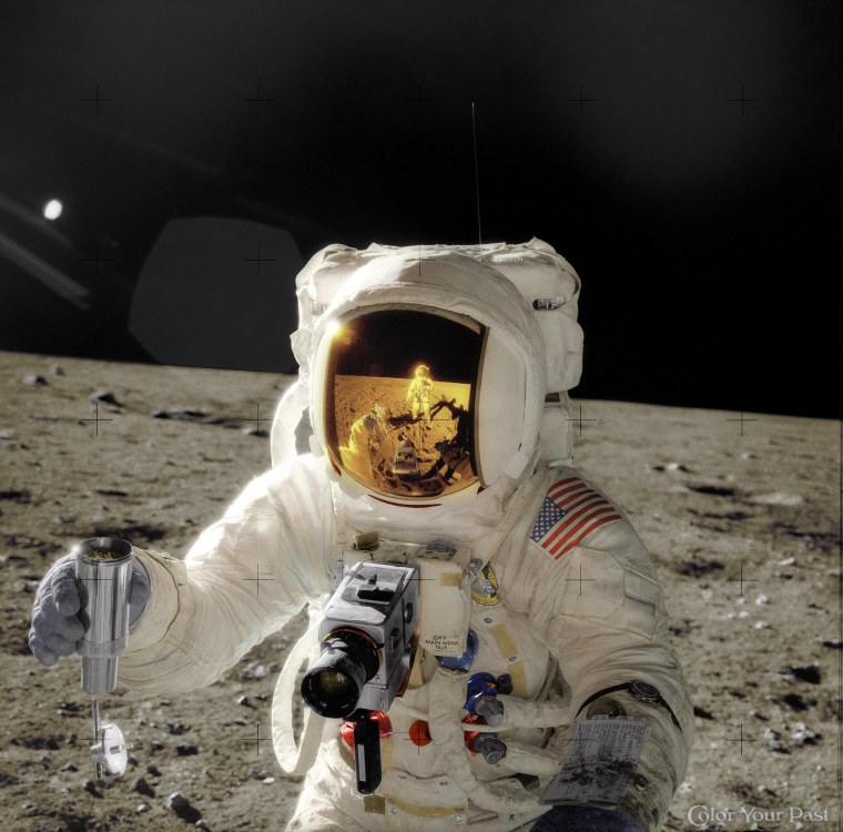 Армстронг и Олдрин на Луне