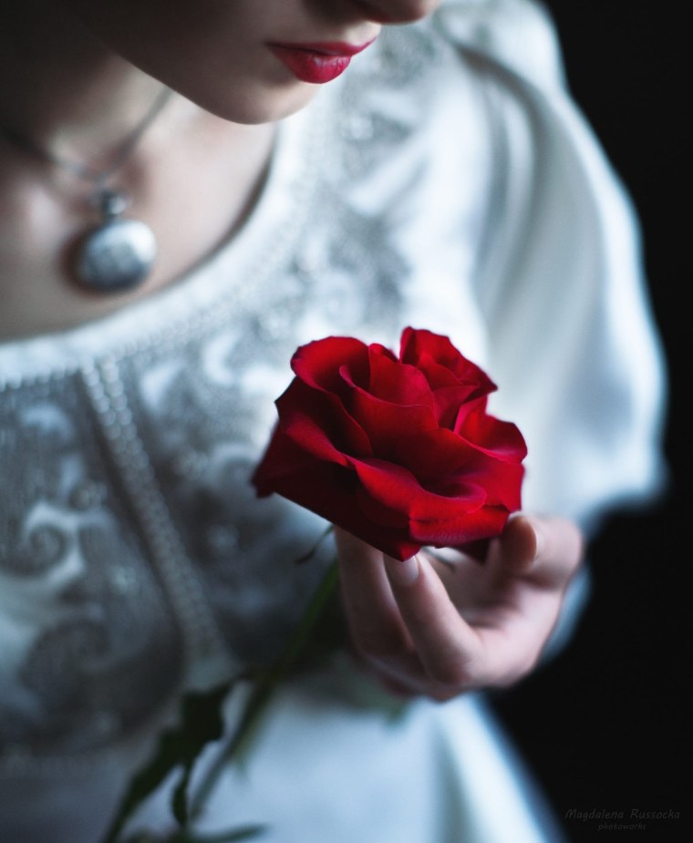 Мишка с букетом цветов