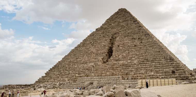 Пирамида Балморал в Шотландии