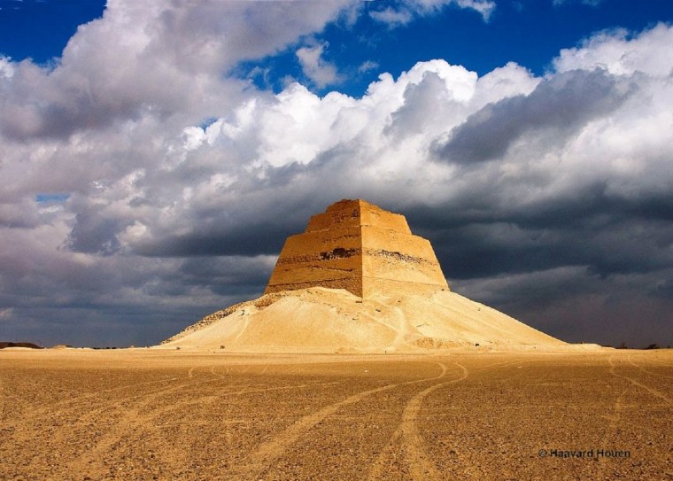 Пирамида Хеопса с космоса