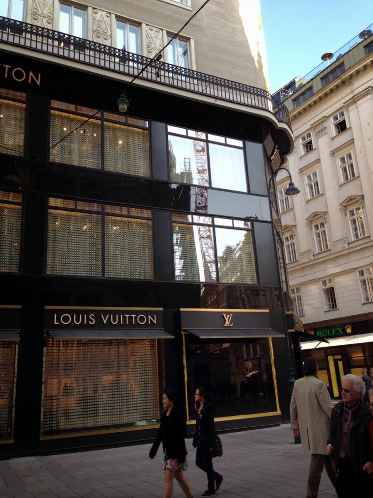 Луи Виттон Париж