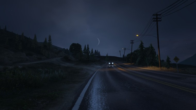 Байкер на фоне города