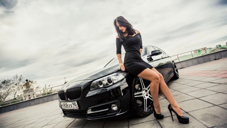 Фотосессия с БМВ девушка