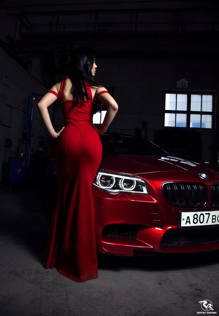 Девушка и БМВ