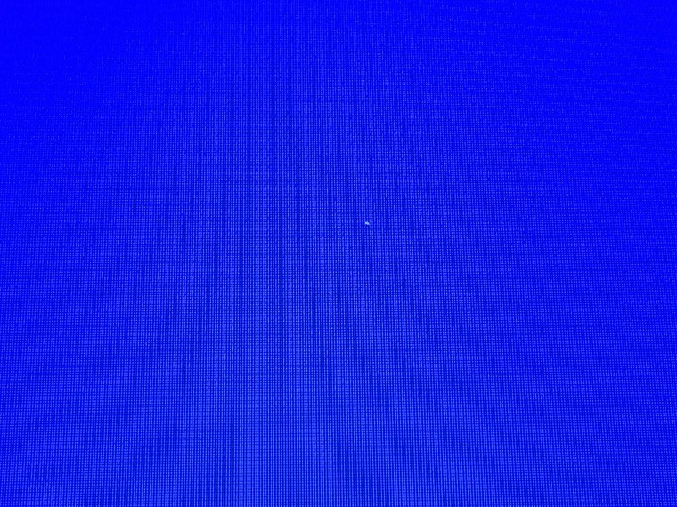 Яркий голубой цвет