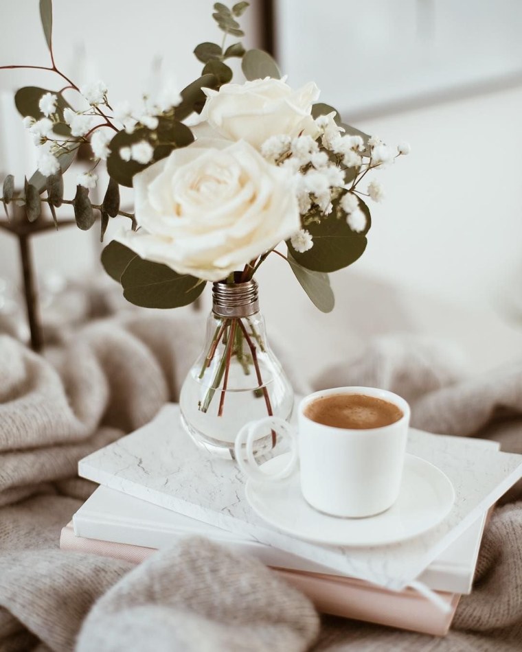 Кофе и цветы стильно