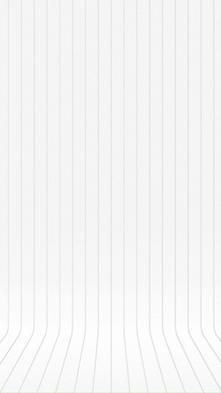 Телефон на белом фоне