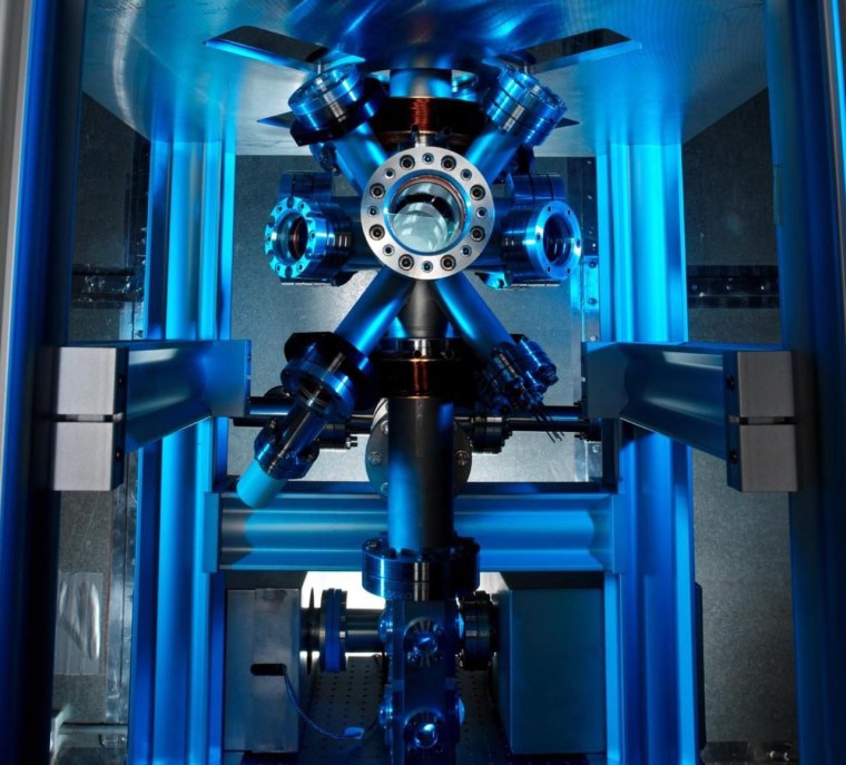 Цезиевые атомные часы