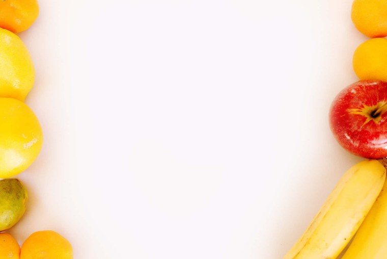 Фрукты на столе