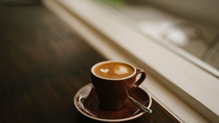 Утренний кофе на столе