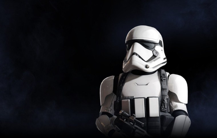 Штурмовик на черном фоне