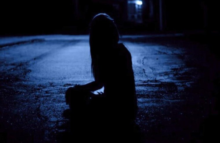 Парень в темноте