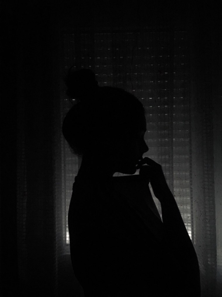 Фото тень девушки