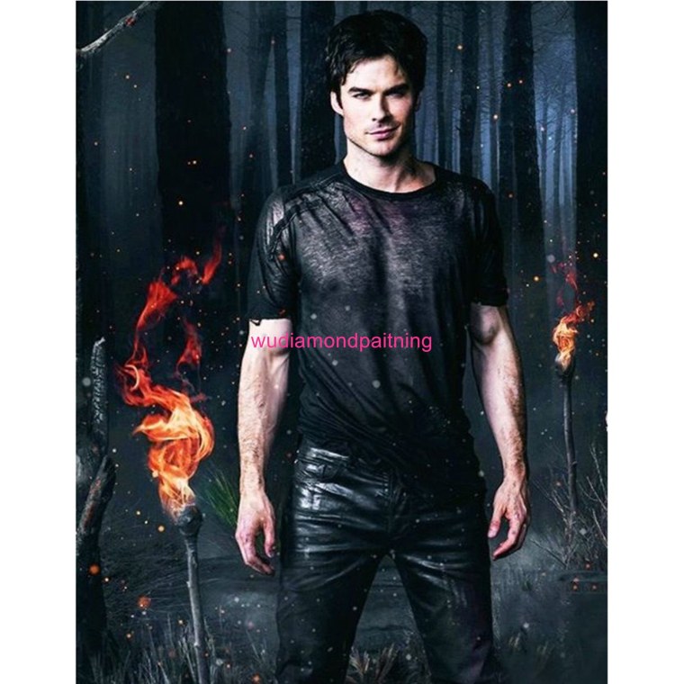 Деймон Сальваторе в полный рост