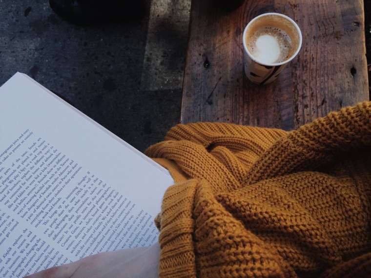 Свитер кофе осень