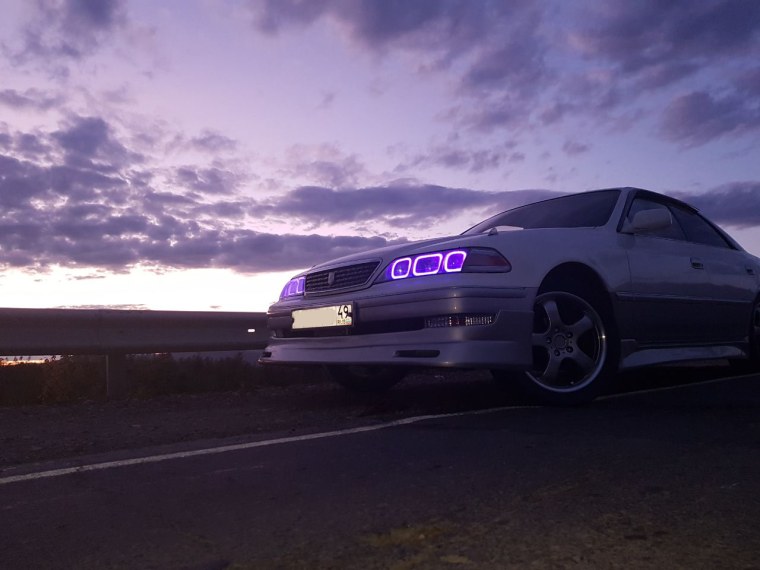 Тойота Марк 2 неон