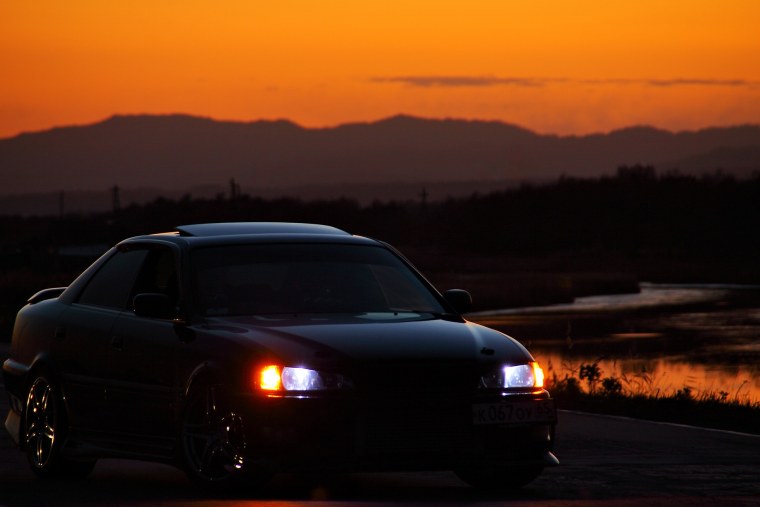 Тойота Чайзер 100 на закате