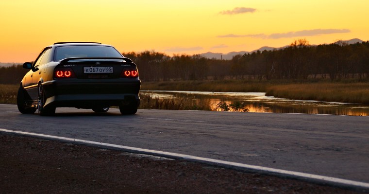 Тойота Чайзер 100 на закате