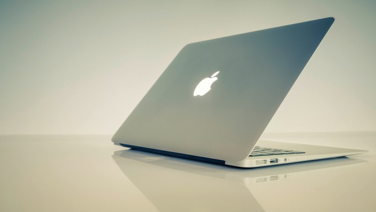 MACBOOK Pro 21