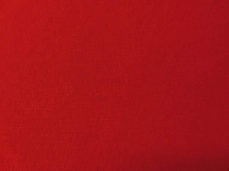 Красный лист цветной бумаги