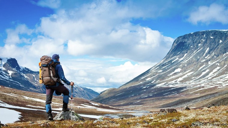 Человек с рюкзаком