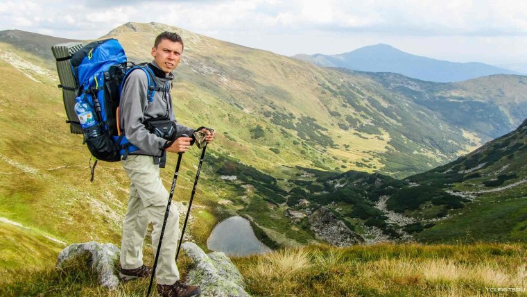 Человек на скале